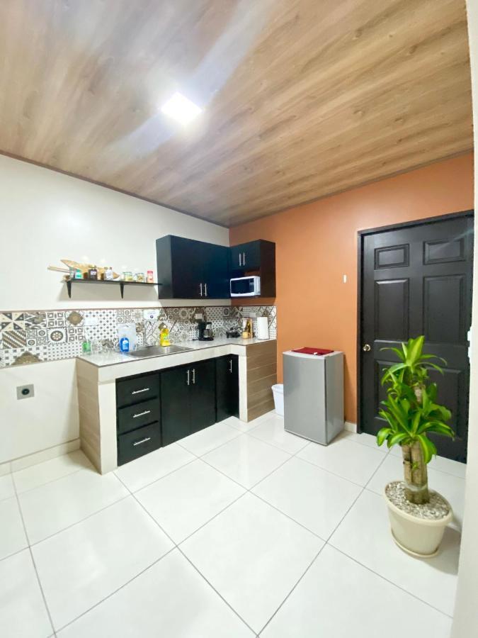 Pura Vida Apartment. 5 Min From Airport Алахуэла Экстерьер фото